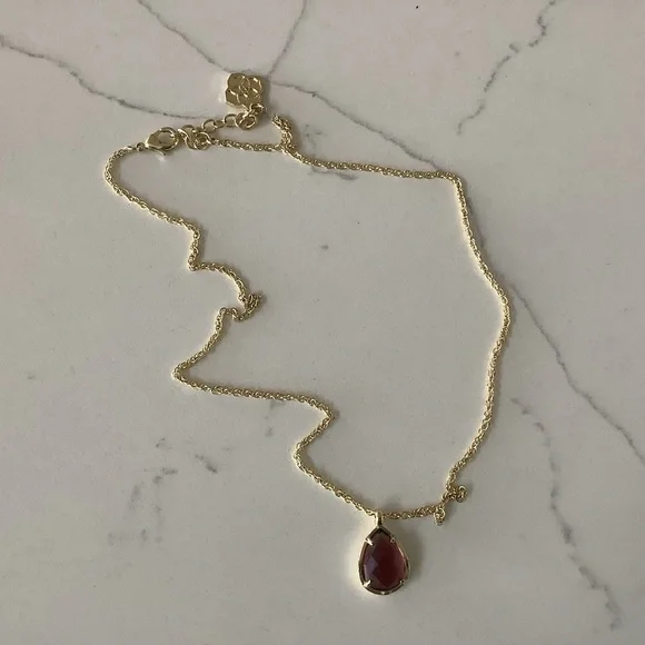 Kendra Scott Kiri Necklace in Gold Amethyst - Picture 4 of 10